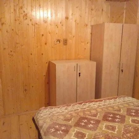 у марічки 招待所 *